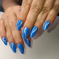 Modra manikura z vzorcem - Kozmetični salon Mateja